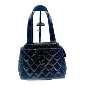 Auth Vtg Chanel Small CC Black Quilted Patent Leather Slit Pocket Shoulder Bag